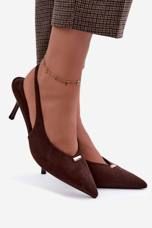 Sapatos de calcanhar aberto com detalhes dourados e saltos finos em cor de chocolate Renisa