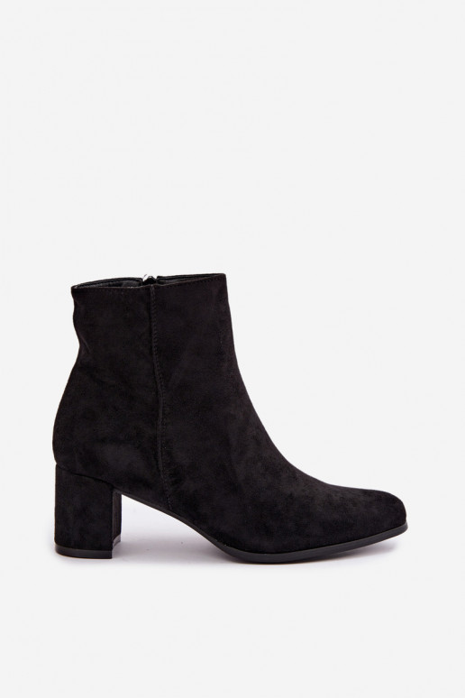 Botins isolados femininos com saltos Brella na cor preta
