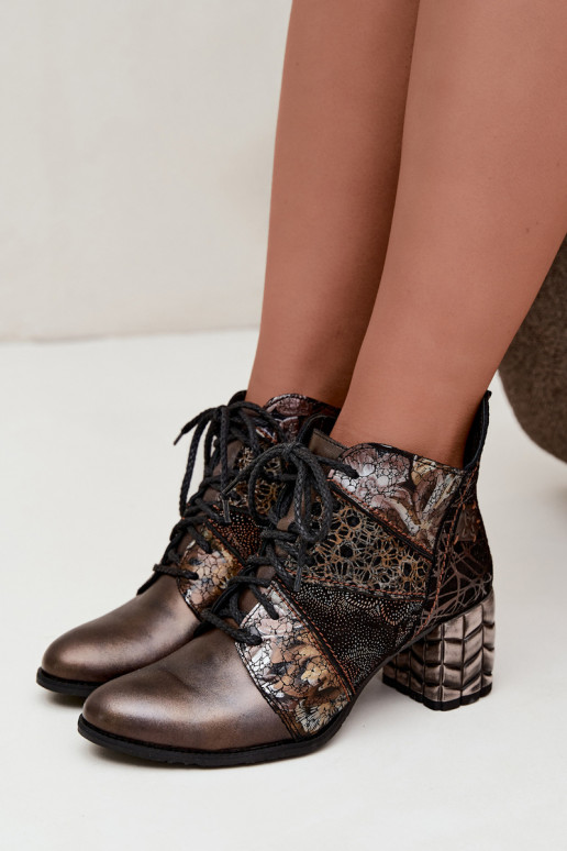 Botins femininos com saltos, estampados e forrados em marrom Tai turiciejka 07591-02