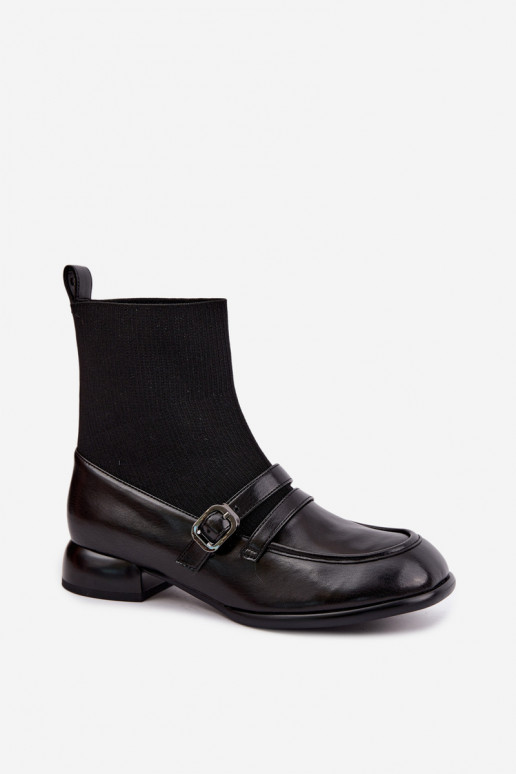 Botins com cano tipo meia em preto
