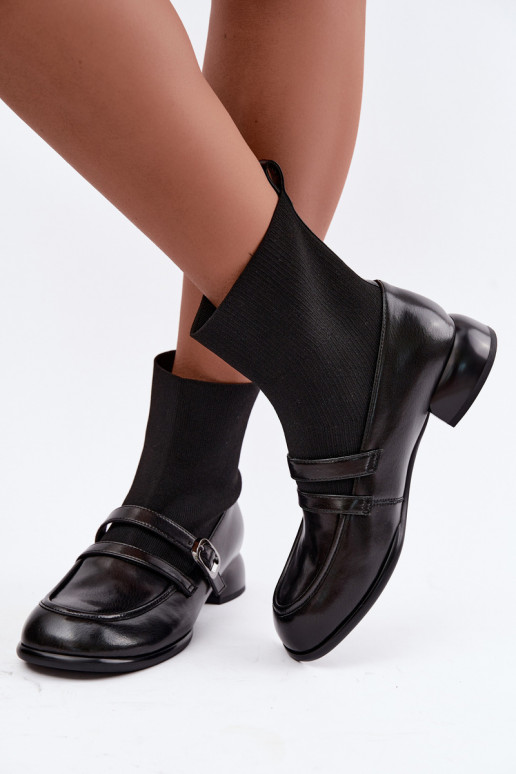 Botins com cano tipo meia em preto
