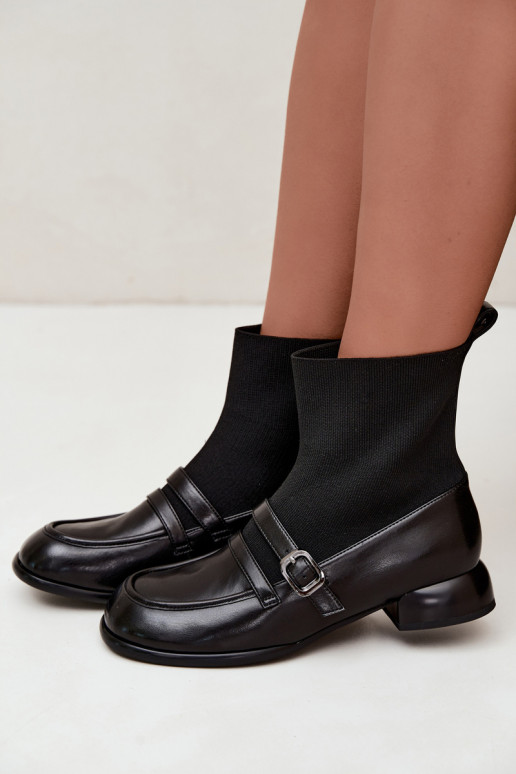 Botins com cano tipo meia em preto