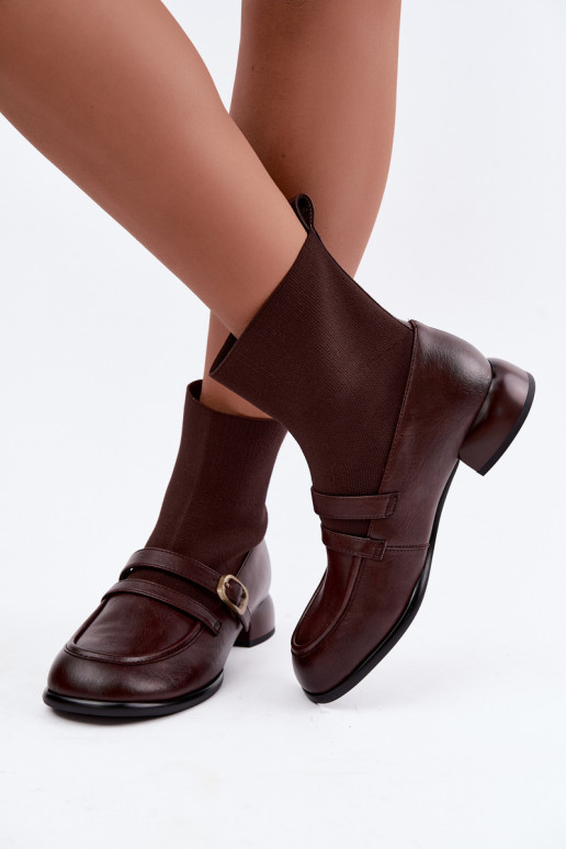 Botins com cano tipo meia em castanho