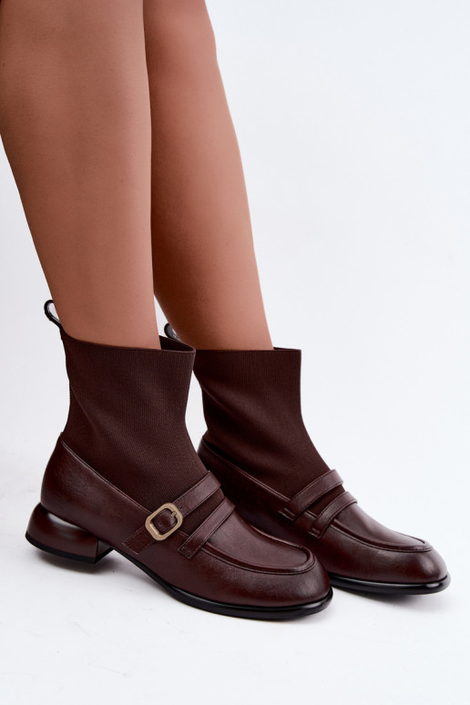 Botins com cano tipo meia em castanho