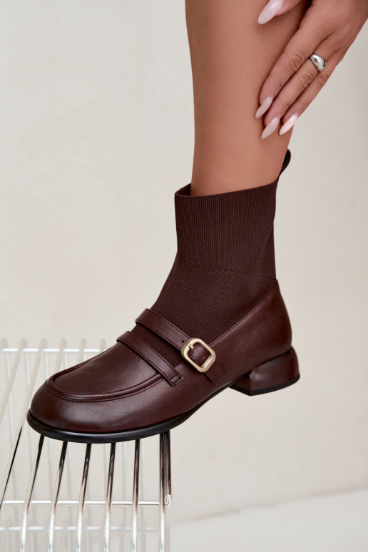 Botins com cano tipo meia em castanho