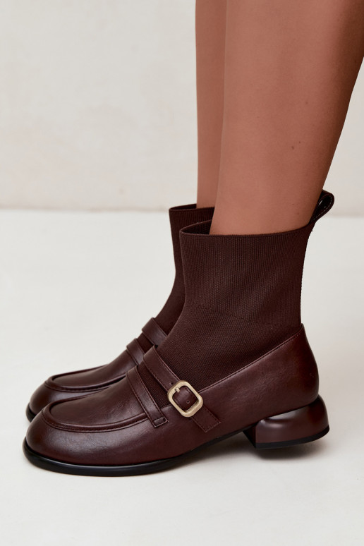 Botins com cano tipo meia em castanho