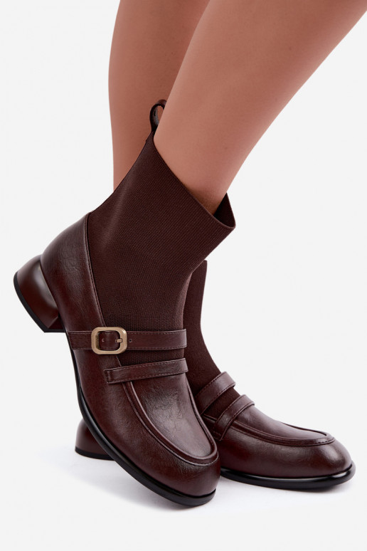 Botins com cano tipo meia em castanho