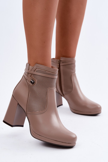 Botins isolados com salto na cor areia 2