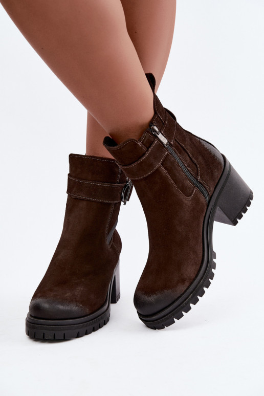 Sapatos femininos em camurça sintética com saltos Zazoo 60601 na cor chocolate