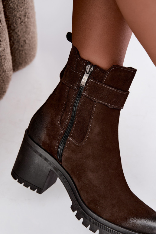 Sapatos femininos em camurça sintética com saltos Zazoo 60601 na cor chocolate