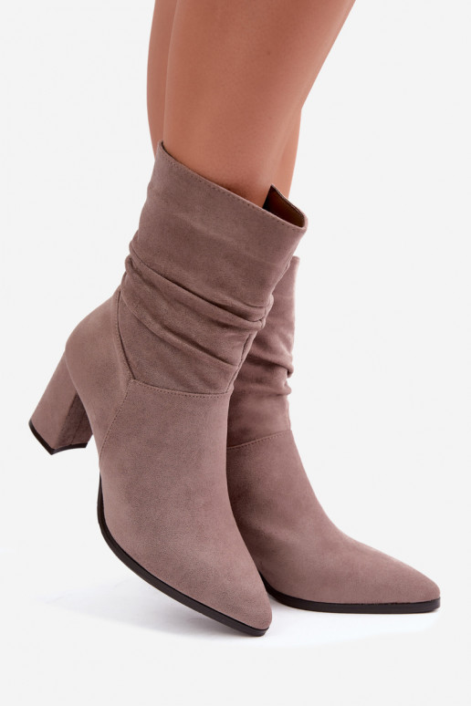 Botins femininos quentes com parte superior encaracolada Dalessia na cor argila