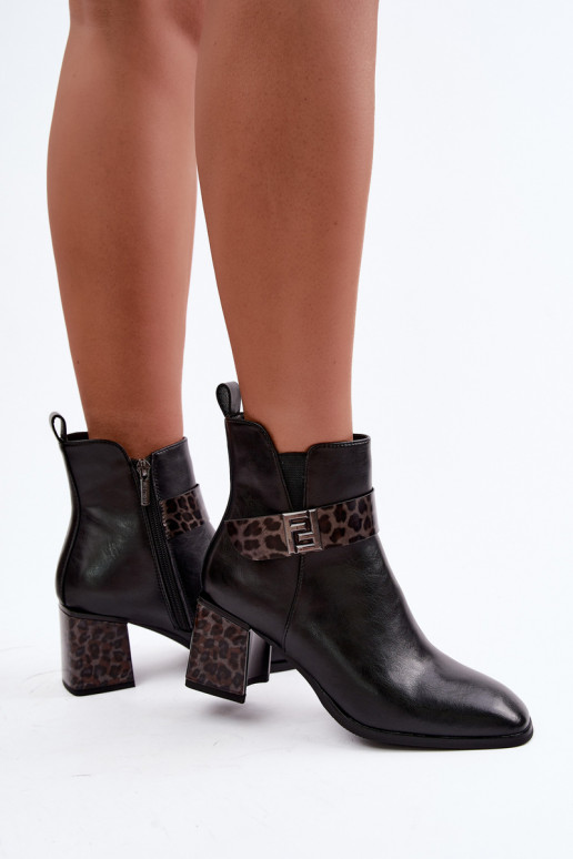 Botins femininos quentes com tiras decorativas Artiker 57C0008 na cor preta
