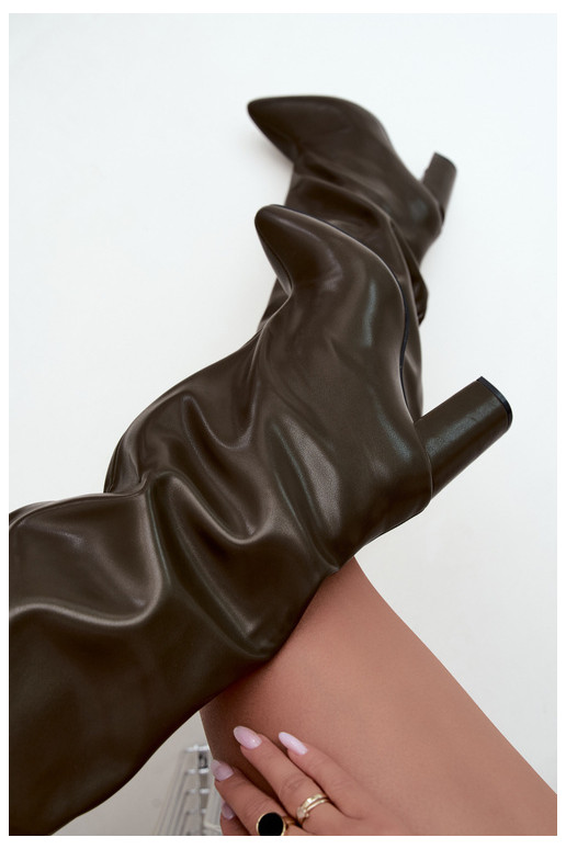 Botins caqui com salto Emeline