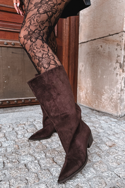 Botins de cor chocolate com salto em camurça sintética Casella