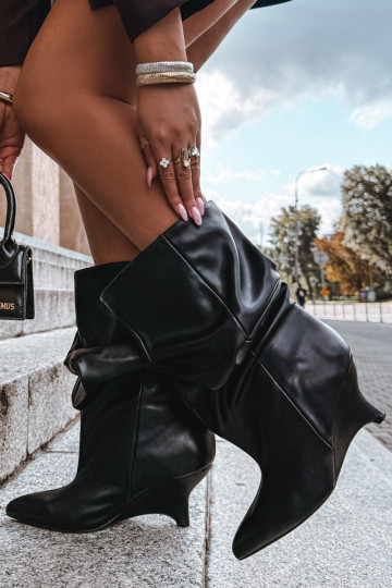 Botins slouchy com plataforma em preto Ilyna 2