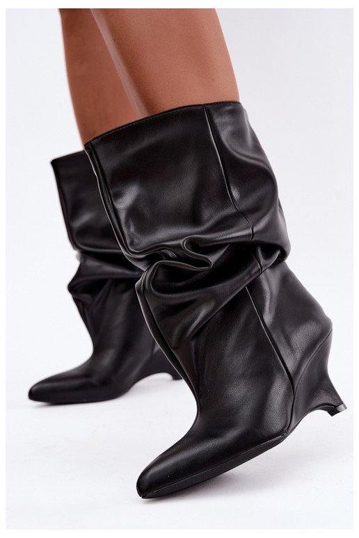 Botins slouchy com plataforma em preto Ilyna