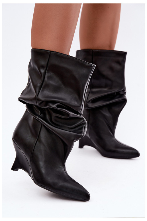 Botins slouchy com plataforma em preto Ilyna