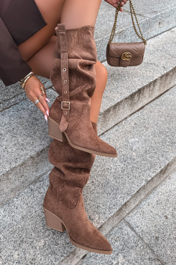 botas altas femininas enrugadas em estilo cowboy com tiras e saltos em marrom Adria