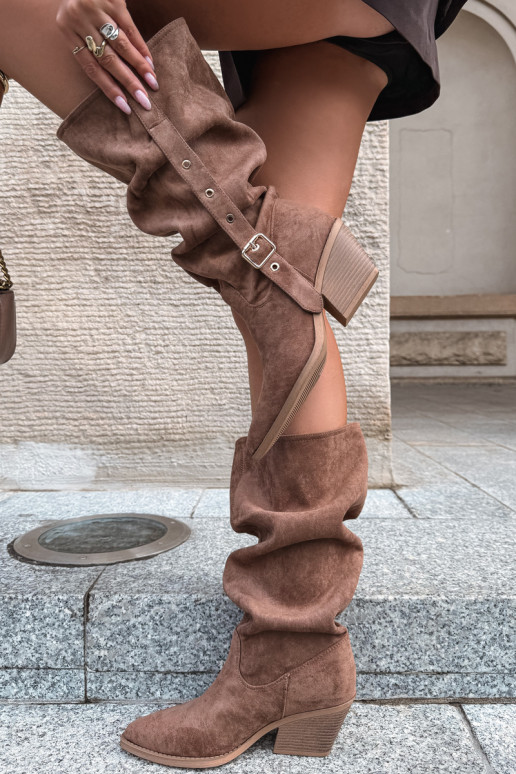 botas altas femininas enrugadas em estilo cowboy com tiras e saltos em marrom Adria