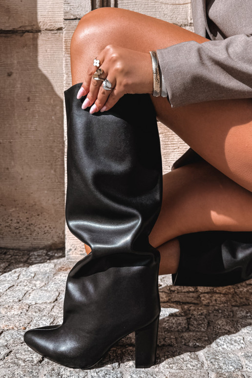 botas altas femininas slip-on com saltos em preto Emeline