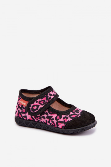 Chinelos infantis Milami com fechos adesivos e padrões de leopardo em rosa e preto Esnia