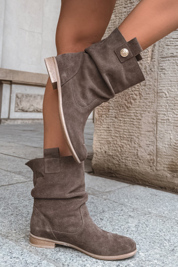 Sapatos femininos em camurça sintética com babados Zazoo 4210 na cor castanha