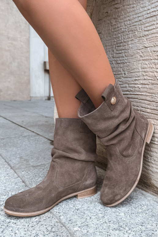 Sapatos femininos em camurça sintética com babados Zazoo 4210 na cor castanha