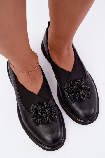 Sapatos de couro femininos com ornamentos pretos T.Sokolski