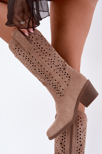botas altas com elementos recortados em estilo cowboy com saltos S.Barski HY62-8126 na cor areia 2