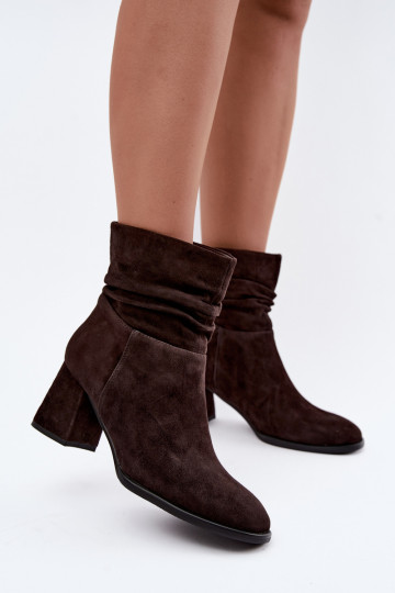 Botins de camurça natural com rugas e saltos D&A JC62-1021 chocolate 2