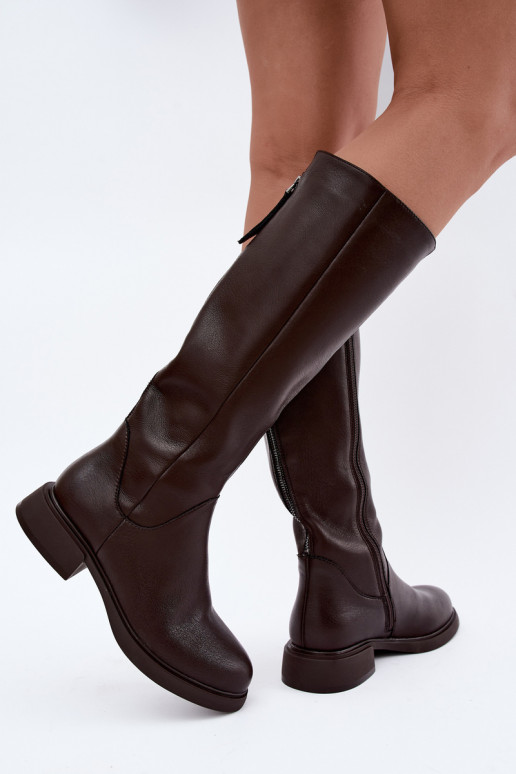 botas altas para mulheres com saltos largos isoladas D&A JC62-1036 na cor chocolate
