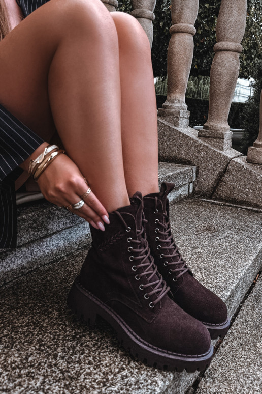 botins de trabalho para mulheres em camurça sintética isolados D&A JC62-1035 na cor chocolate