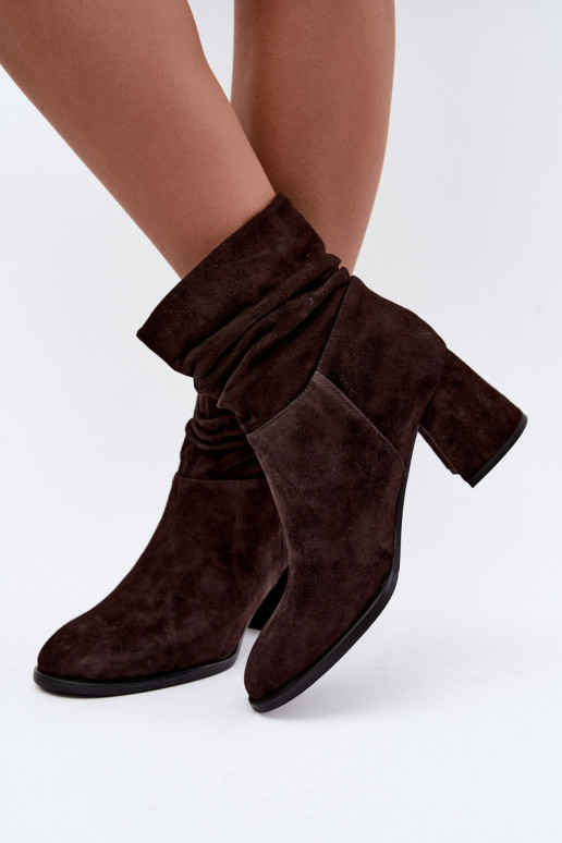Botins de camurça natural com rugas e saltos D&A JC62-1021 chocolate