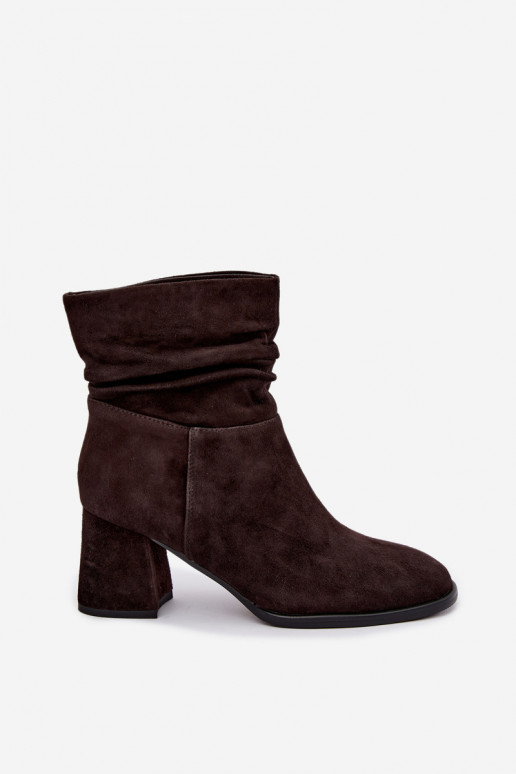 Botins de camurça natural com rugas e saltos D&A JC62-1021 chocolate
