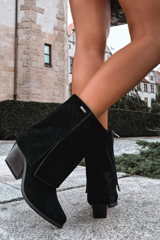 Botins de estilo cowboy com saltos em camurça natural Big Star UU274113 pretos