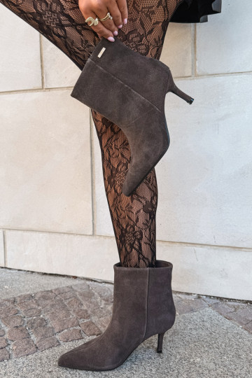 Botas de camurça com saltos finos e isolamento, slip-on Big Star UU274492 castanhas