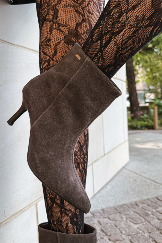 Botas de camurça com saltos finos e isolamento, slip-on Big Star UU274492 castanhas