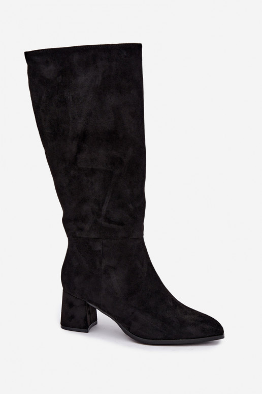 Botas femininas isoladas até o joelho com salto em preto Raleya