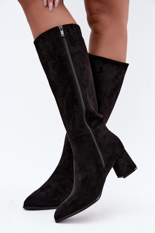 Botas femininas isoladas até o joelho com salto em preto Raleya