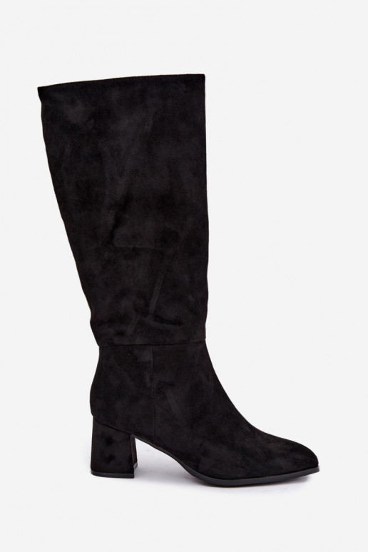 Botas femininas isoladas até o joelho com salto em preto Raleya