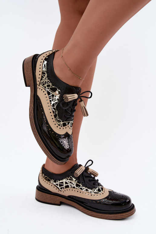 Sapatos de couro femininos com atacadores e franjas Tai turiciejka K7816-01 na cor preta