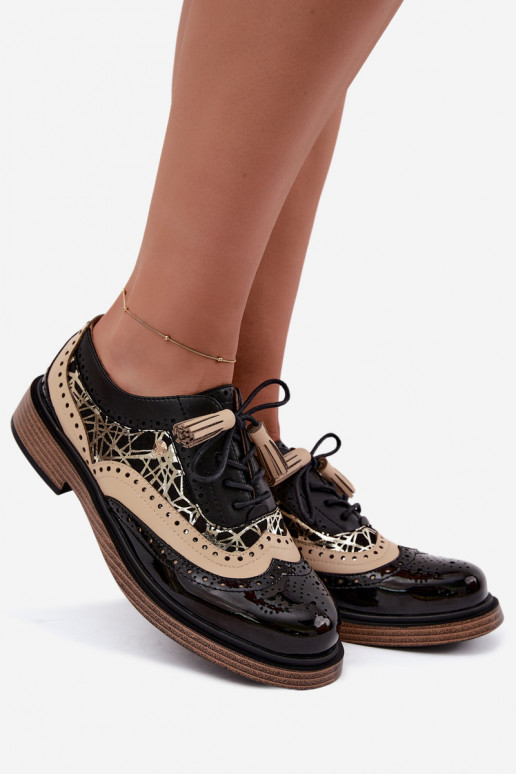 Sapatos de couro femininos com atacadores e franjas Tai turiciejka K7816-01 na cor preta