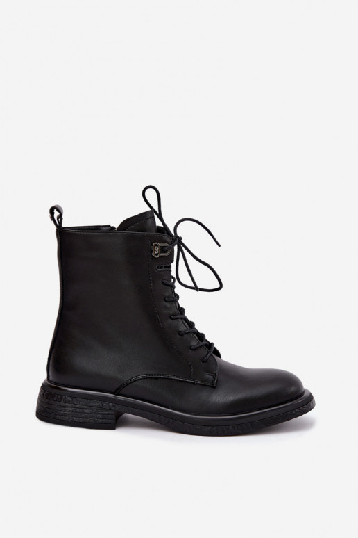 Botins de couro isolados Tai turiciejka K7751-01 na cor preta