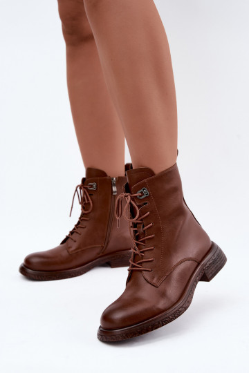 Botins de couro isolados Tai turiciejka K7751-29 na cor marrom