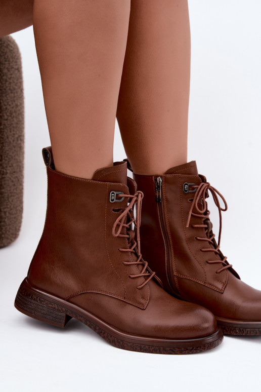 Botins de couro isolados Tai turiciejka K7751-29 na cor marrom
