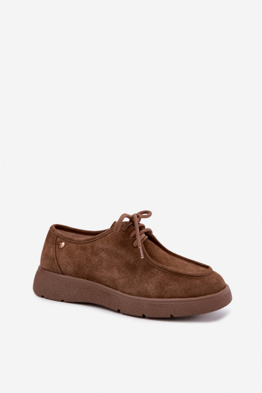 Sapatos femininos de camurça sintética Tai turiciejka K7189-04 na cor areia