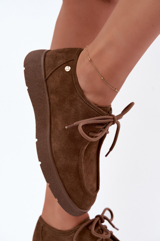 Sapatos femininos de camurça sintética Tai turiciejka K7189-04 na cor areia