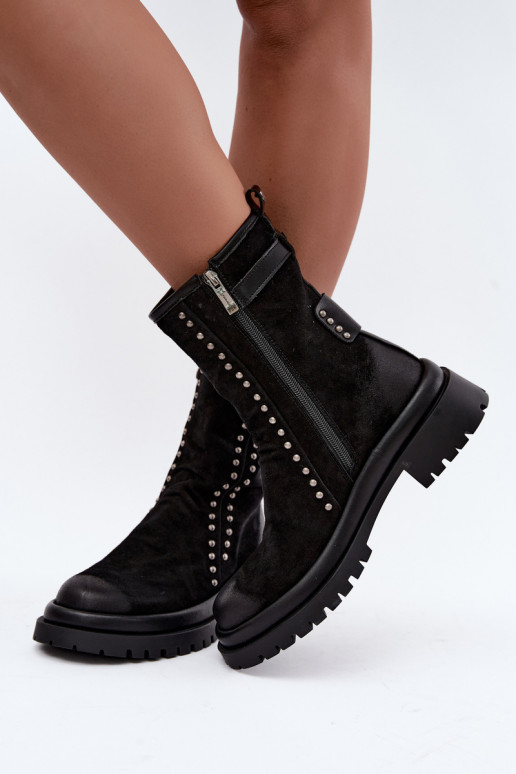 Botins femininos isolados de camurça sintética com fivelas Tai turiciejka K7727-01 na cor preta