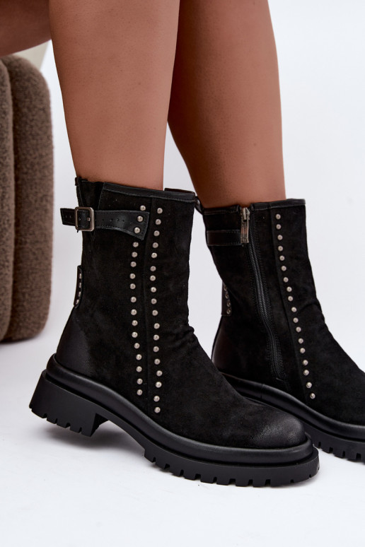 Botins femininos isolados de camurça sintética com fivelas Tai turiciejka K7727-01 na cor preta