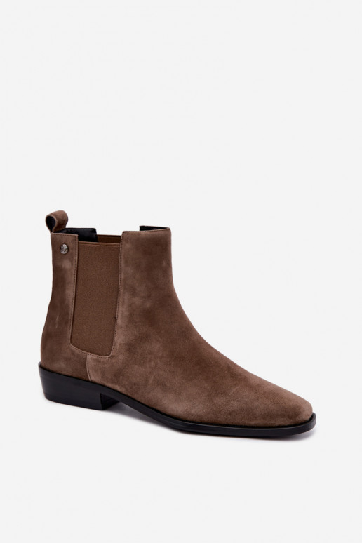 Botins isolados e elegantes de camurça sintética Tai turiciejka K7758-04 na cor areia